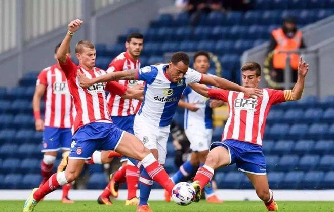 特别是在对 特别是在对