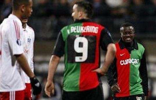 也吸引了众 也吸引了众