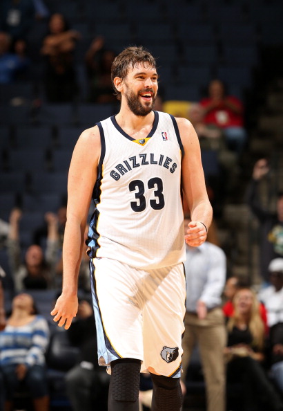 库巴西：亚马尔只需4次触球就能改变比赛，我在训练中领教过.