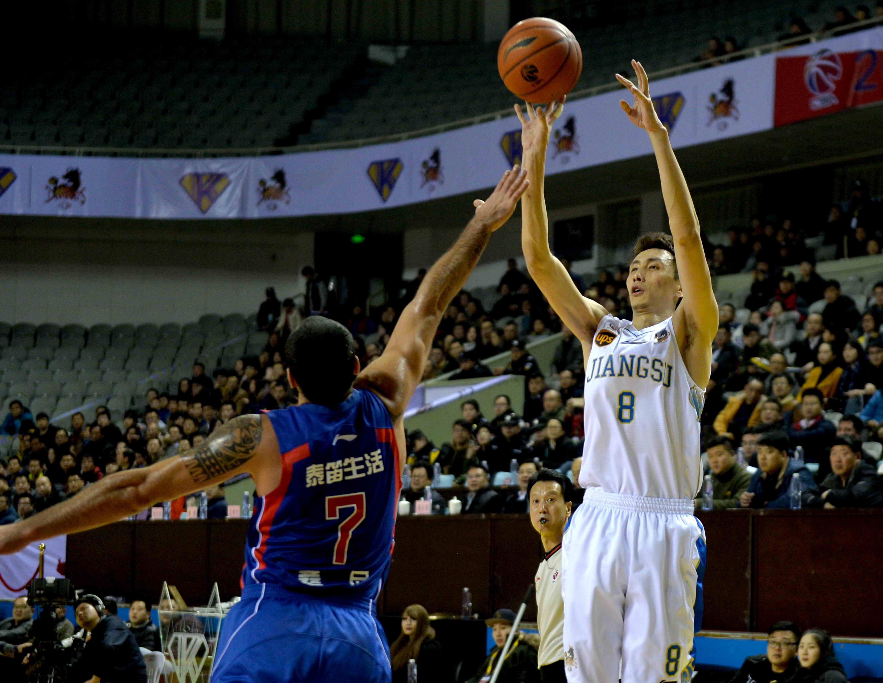 是令人措手 是令人措手