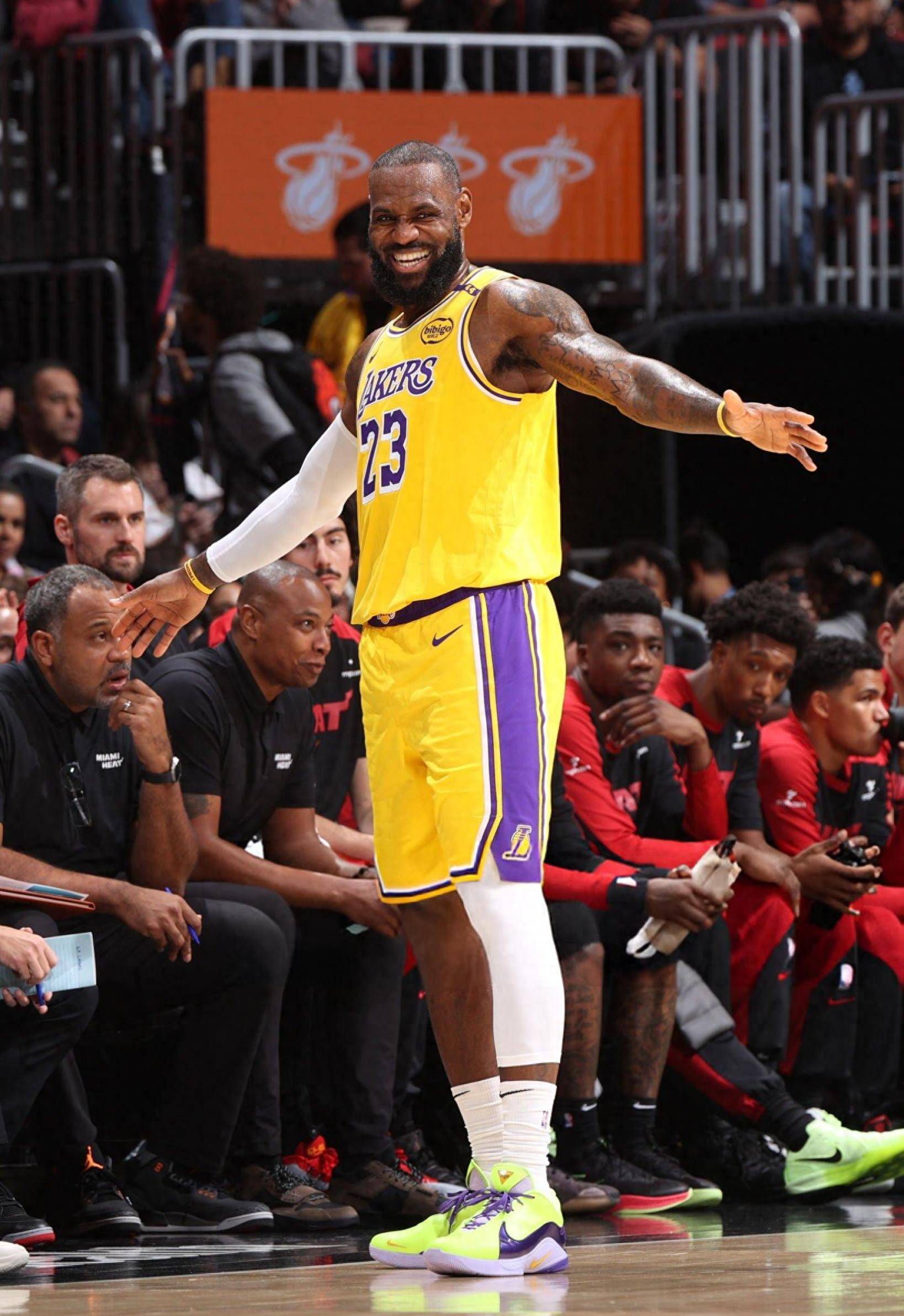 转会曼城失 转会曼城失